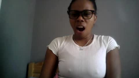 Snapshot of aicha_boobs chatting on 31, 7, 2026 Aicha boobs online show from 31, 7, 2026