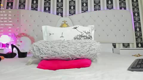 aidasina online show from 10, 3, 2025