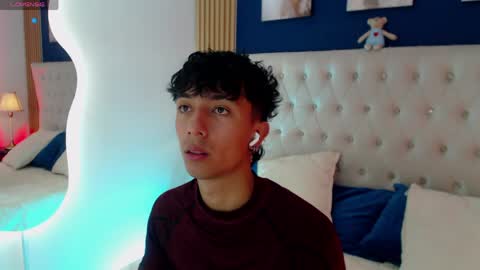 Snapshot of aiden_rivers_ chatting on 28, 3, 2026 Aiden online show from 28, 3, 2026