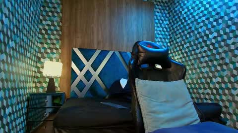 aiden_royce online show from 20, 10, 2025