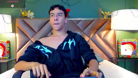 aiden_royce online show from 18, 12, 2025