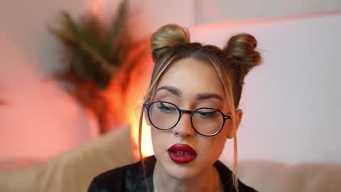  Aileen  online show from 26, 10, 2025