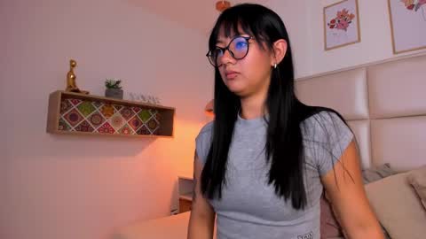 Aily Yozuko online show from 17, 2, 2025