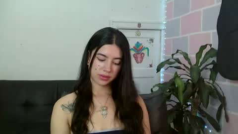 Snapshot of aine_ileana chatting on 2, 7, 2026 J online show from 2, 7, 2026