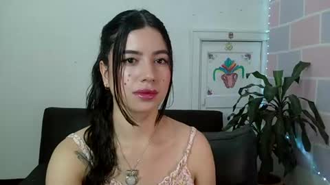 Snapshot of aine_ileana chatting on 7, 7, 2026 J online show from 7, 7, 2026