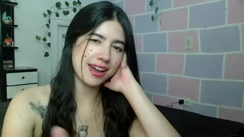 Snapshot of aine_ileana chatting on 30, 7, 2026 J online show from 30, 7, 2026