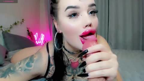 Snapshot of aira_vi chatting on 1, 11, 2025 Aira online show from 1, 11, 2025