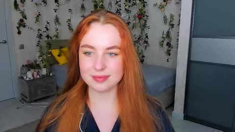 Snapshot of airysilhouette chatting on 17, 11, 2025 Louise online show from 17, 11, 2025