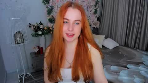 Snapshot of airysilhouette chatting on 19, 11, 2025 Louise online show from 19, 11, 2025