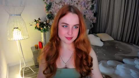 Snapshot of airysilhouette chatting on 30, 11, 2025 Louise online show from 30, 11, 2025