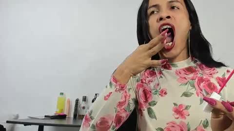 Aisha online show from 25, 9, 2025