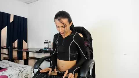 Aisha online show from 18, 10, 2025