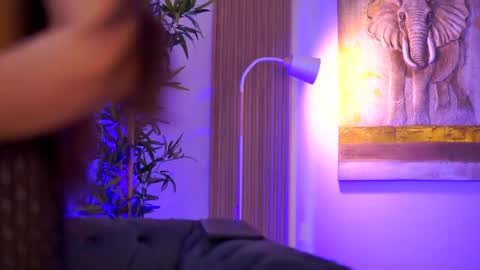 Snapshot of aishabee chatting on 4, 4, 2026 Aisha online show from 4, 4, 2026