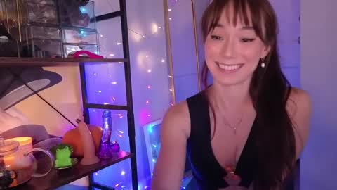 Aisha Lee online show from 11, 10, 2025