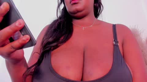 Snapshot of aishazaa chatting on 13, 11, 2025 aishazaa online show from 13, 11, 2025