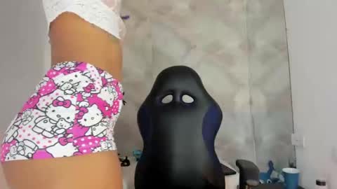 Snapshot of aitanacortes chatting on 10, 10, 2025 aitana online show from 10, 10, 2025