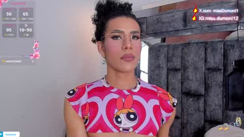 Queen Dumont   online show from 15, 1, 2025