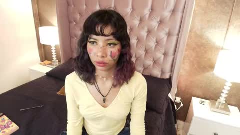 A K A N E  U W U online show from 25, 2, 2025