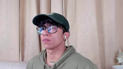 akazaboy online show from 2, 3, 2026