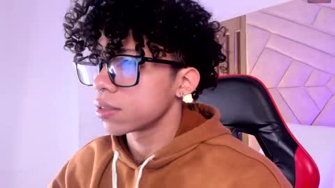 akazaboy online show from 4, 4, 2026