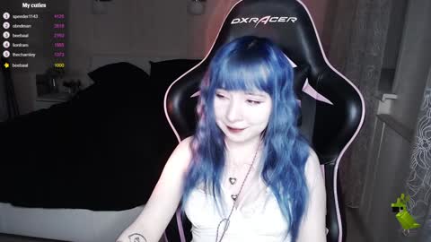 akirahartyx online show from 1, 12, 2024