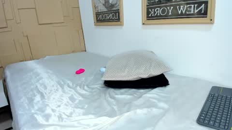 Snapshot of akyra_ebony chatting on 13, 4, 2026 Zoe Hudson online show from 13, 4, 2026