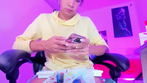 Snapshot of alahia__rodriguez chatting on 8, 1, 2025 Alahia Rodriguez online show from 8, 1, 2025