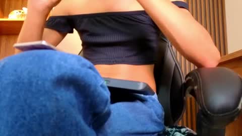 Snapshot of alahia__rodriguez chatting on 21, 4, 2026 Alahia Rodriguez online show from 21, 4, 2026