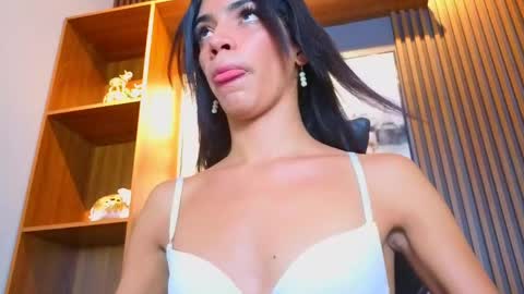 Snapshot of alahia__rodriguez chatting on 2, 5, 2026 Alahia Rodriguez online show from 2, 5, 2026