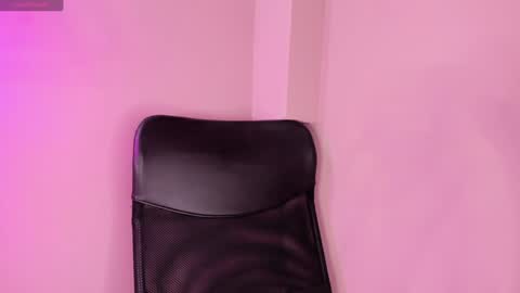 Snapshot of alahia_betancur chatting on 5, 2, 2025 Alahia online show from 5, 2, 2025