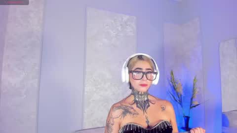 Snapshot of alahia_dangelo_ chatting on 11, 7, 2026 ALAHIA online show from 11, 7, 2026
