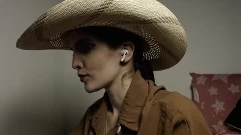           online show from 16, 10, 2025