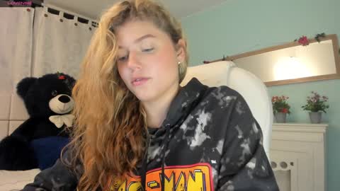 Snapshot of alaia_greyy chatting on 24, 12, 2024 Alaia online show from 24, 12, 2024