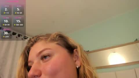 Snapshot of alaia_greyy chatting on 5, 3, 2025 Alaia online show from 5, 3, 2025