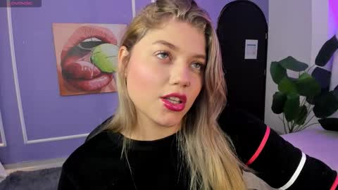 Snapshot of alaia_greyy chatting on 25, 11, 2025 Alaia online show from 25, 11, 2025