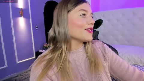 Snapshot of alaia_greyy chatting on 2, 12, 2025 Alaia online show from 2, 12, 2025