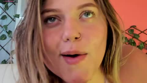 Snapshot of alaia_greyy chatting on 29, 4, 2026 Alaia online show from 29, 4, 2026