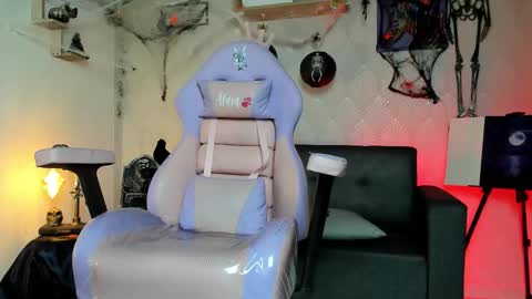 Alaia online show from 31, 10, 2025