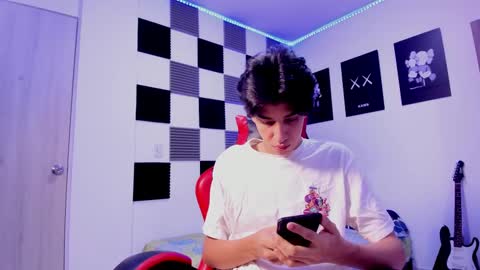 Snapshot of alan_boy01 chatting on 8, 10, 2025 Alan Boy online show from 8, 10, 2025
