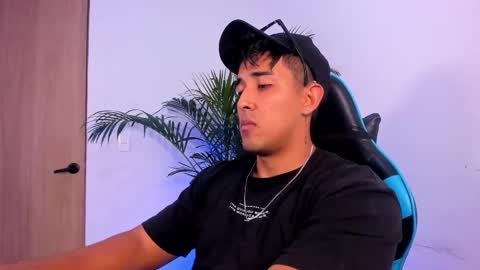 Snapshot of alan_greek_1 chatting on 20, 12, 2025 Alan greek online show from 20, 12, 2025