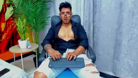 Snapshot of alan_greek_1 chatting on 17, 5, 2026 Alan greek online show from 17, 5, 2026