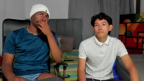 Snapshot of alan_scot chatting on 23, 4, 2026 Alan and Criss - WE JUST FRIENDS WITH BENEFITS BOTH VERS online show from 23, 4, 2026