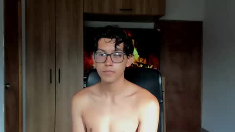 Snapshot of alan_scot chatting on 29, 5, 2026 Alan and Criss - WE JUST FRIENDS WITH BENEFITS BOTH VERS online show from 29, 5, 2026