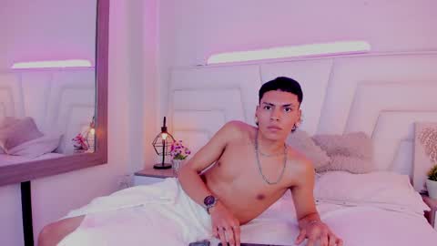 Alan Whitee online show from 7, 3, 2025