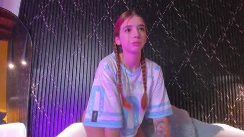 A L A N A  online show from 15, 9, 2025