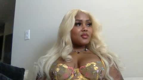 Snapshot of alanaaheartttt chatting on 4, 11, 2025 alanaaheartttt online show from 4, 11, 2025