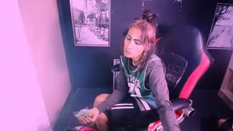 Snapshot of alanadelray chatting on 2, 12, 2025 alanadelray online show from 2, 12, 2025