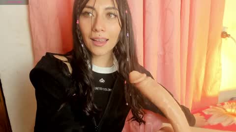 Snapshot of alanalois_ chatting on 24, 4, 2026 ALANA Please follow me online show from 24, 4, 2026