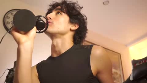 idenavarre online show from 11, 2, 2025