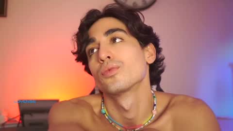 idenavarre online show from 8, 3, 2025